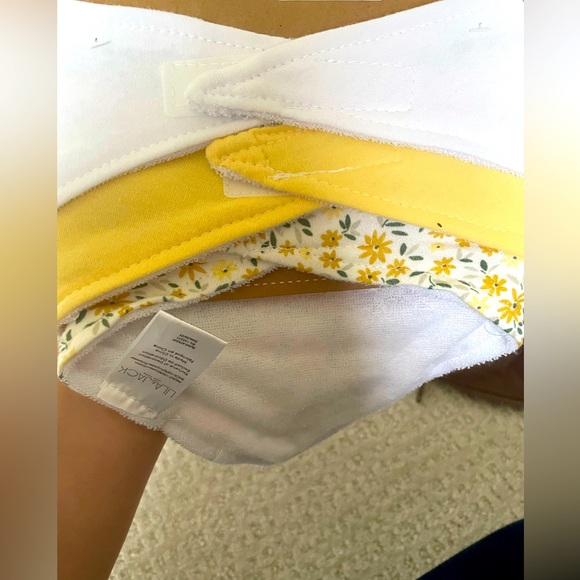 Bandana bib and sock set 0-6mo - Picture 2 of 2